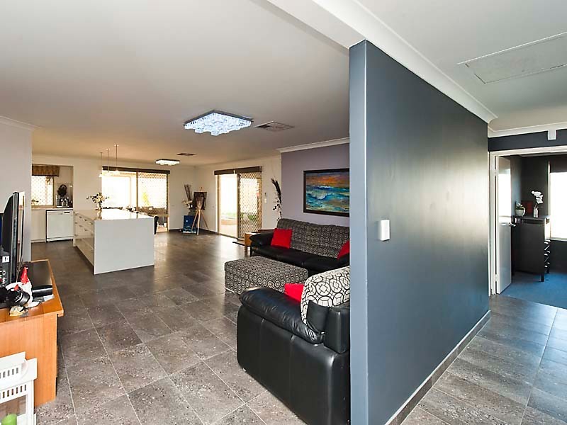 4 Wissota Pass, Secret Harbour WA 6173