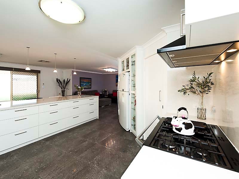 4 Wissota Pass, Secret Harbour WA 6173