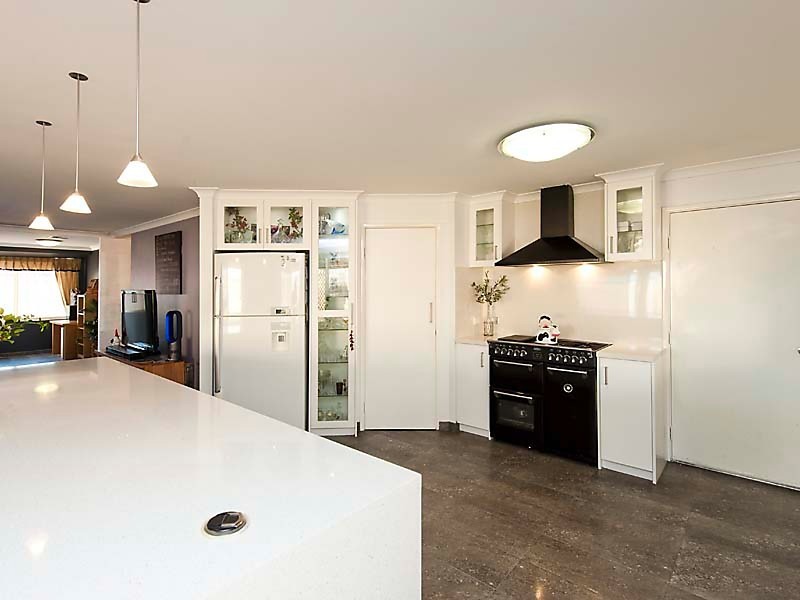 4 Wissota Pass, Secret Harbour WA 6173