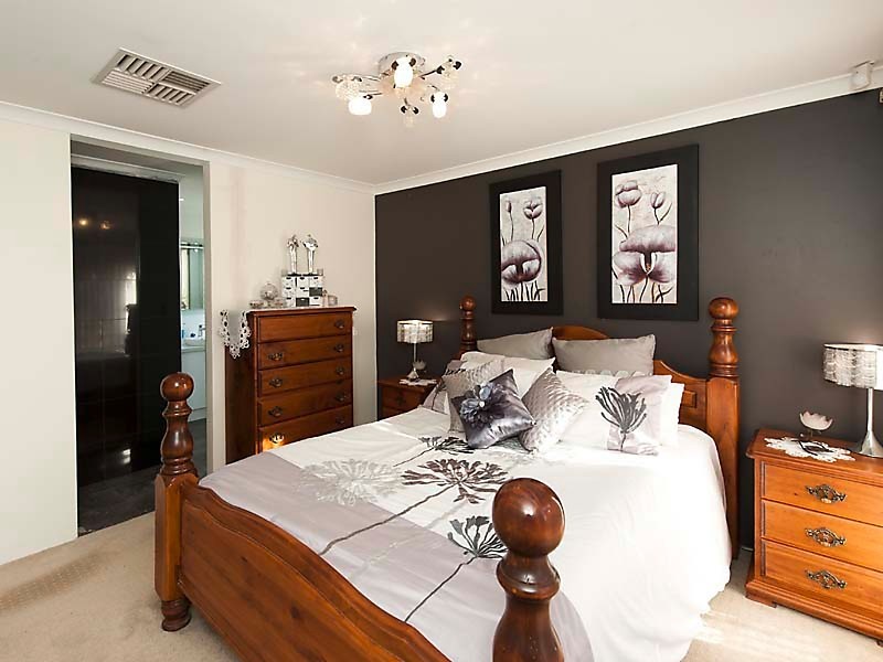 4 Wissota Pass, Secret Harbour WA 6173