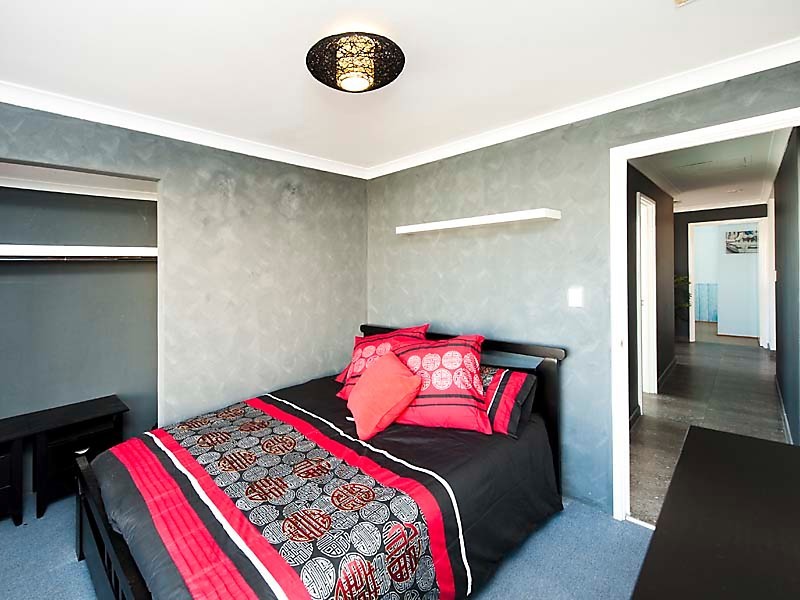 4 Wissota Pass, Secret Harbour WA 6173