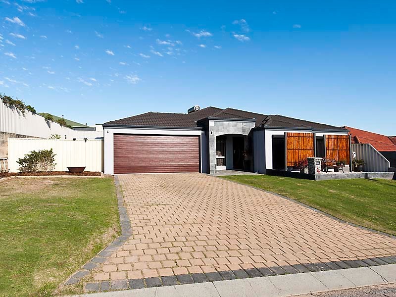 4 Wissota Pass, Secret Harbour WA 6173