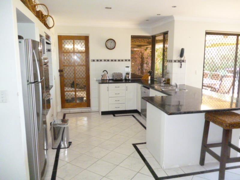 10 Ivanhoe Street, Golden Bay WA 6174