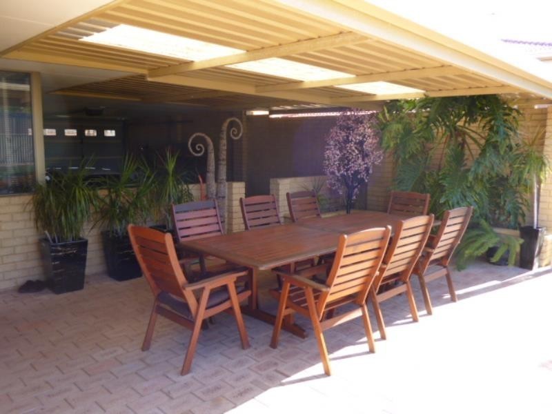 10 Ivanhoe Street, Golden Bay WA 6174