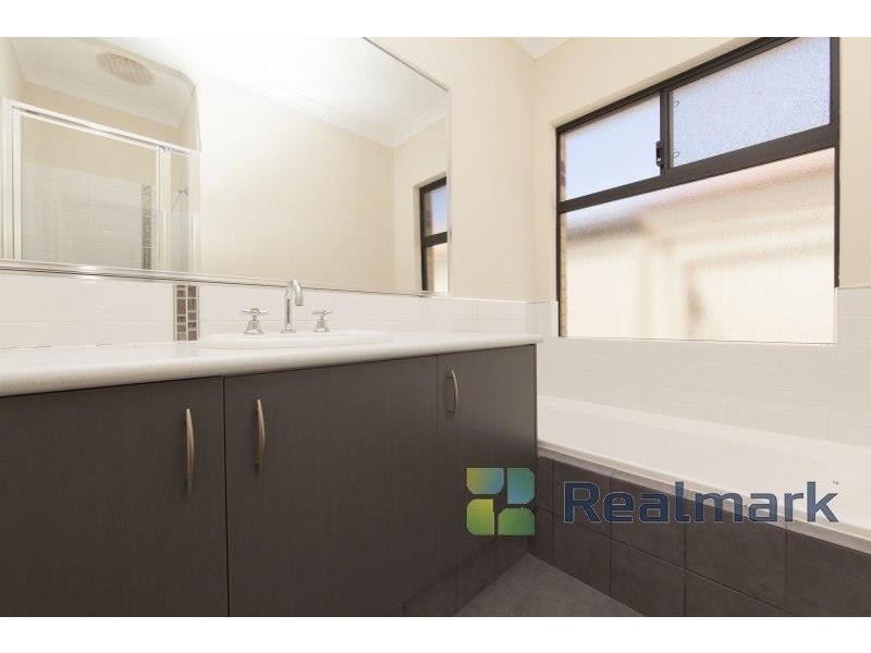 1 Swanbourne Ave, Secret Harbour WA 6173