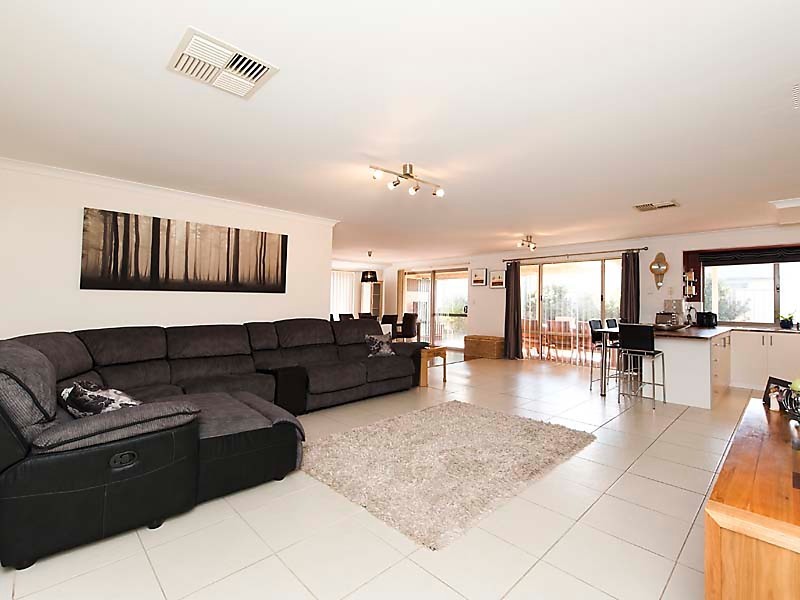 115 Forty Road, Secret Harbour WA 6173