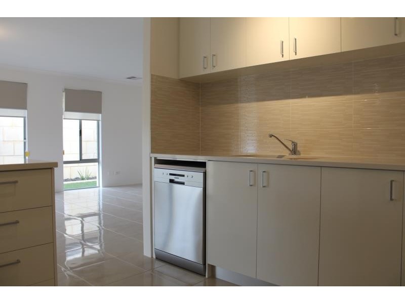 4 Lambert Cove, Secret Harbour WA 6173