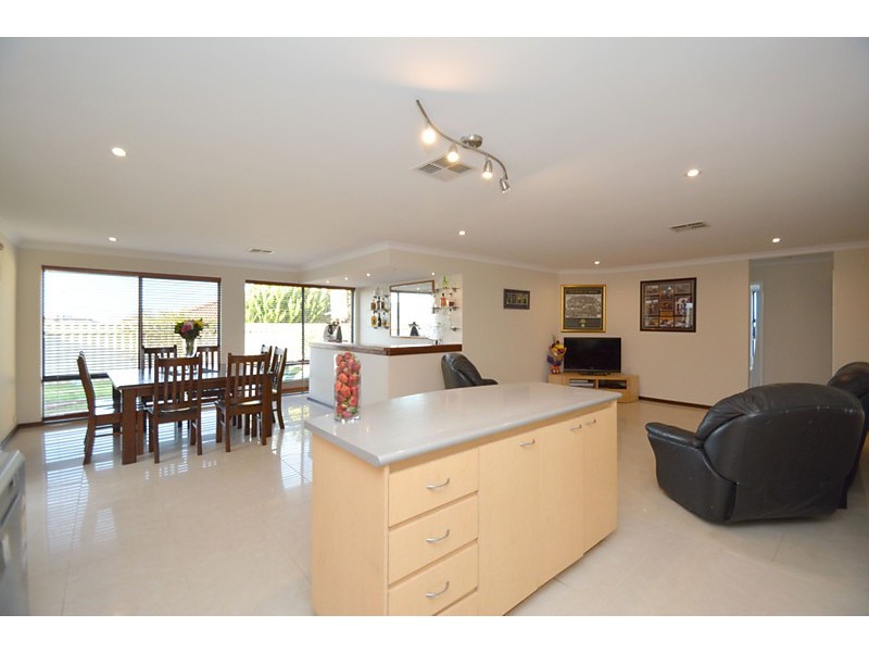 46 Amherst Road, Canning Vale WA 6155