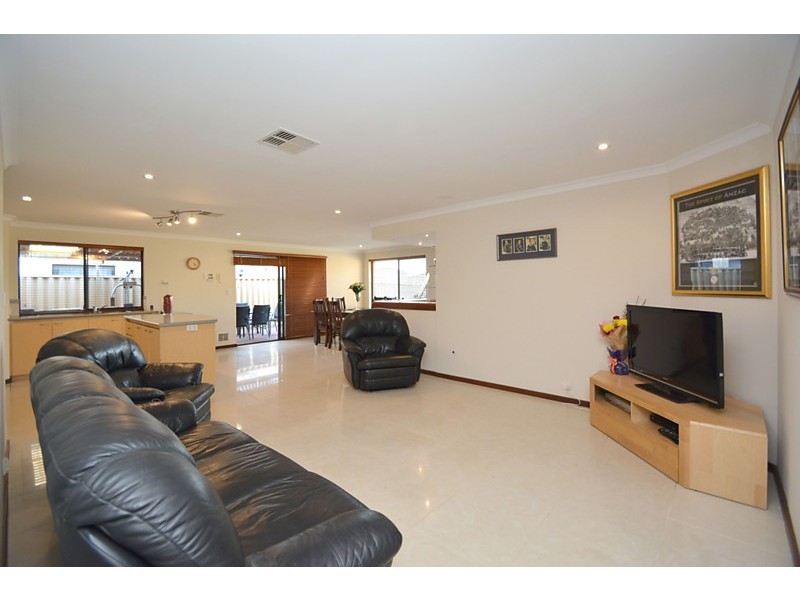 46 Amherst Road, Canning Vale WA 6155