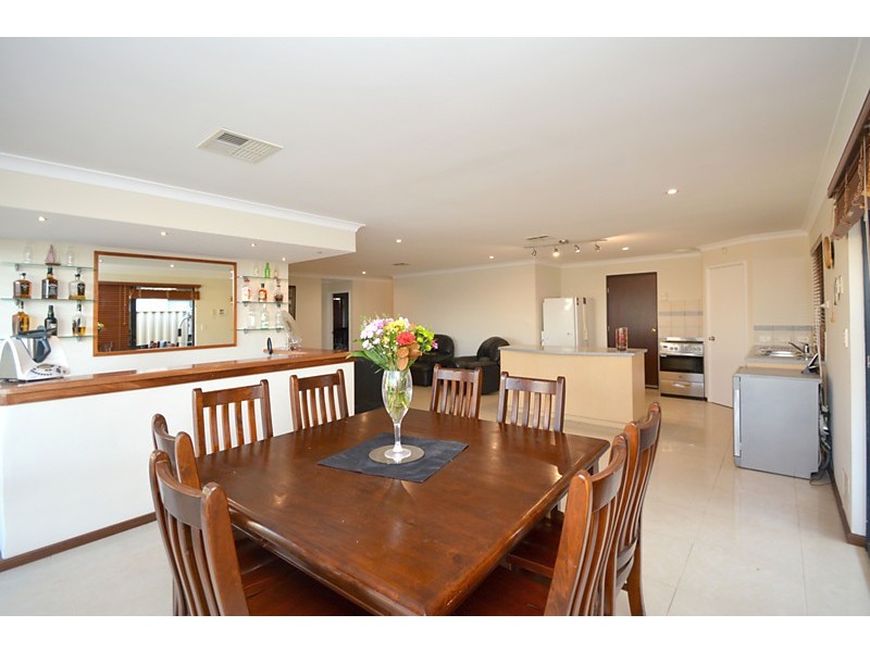 46 Amherst Road, Canning Vale WA 6155