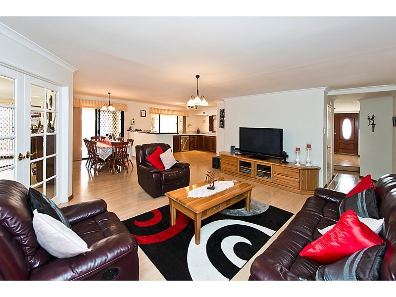 18 Twin Branch Rise, Leeming WA 6149