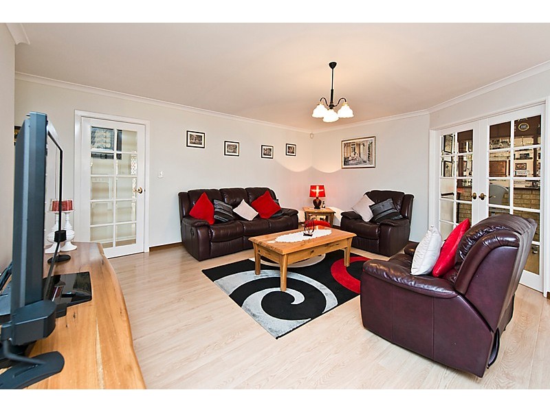 18 Twin Branch Rise, Leeming WA 6149