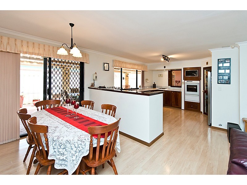 18 Twin Branch Rise, Leeming WA 6149