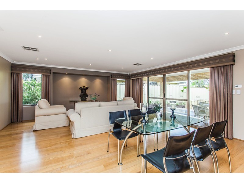 22 Arrowwood Loop, Secret Harbour WA 6173