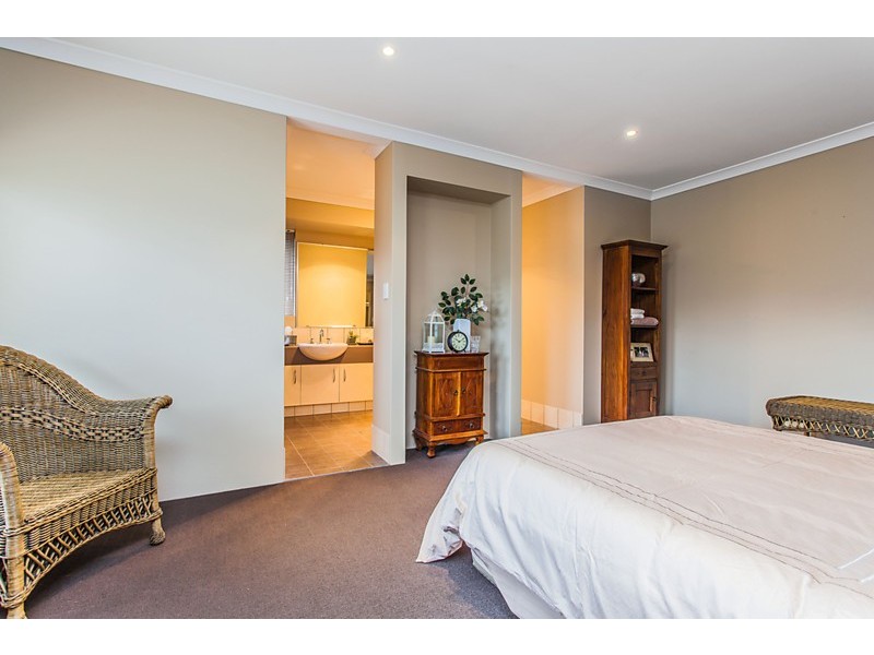 22 Arrowwood Loop, Secret Harbour WA 6173