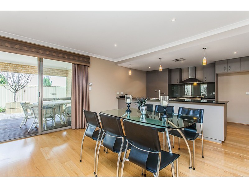 22 Arrowwood Loop, Secret Harbour WA 6173