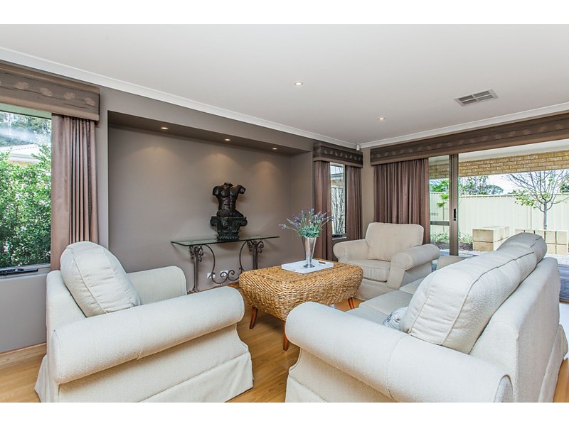 22 Arrowwood Loop, Secret Harbour WA 6173