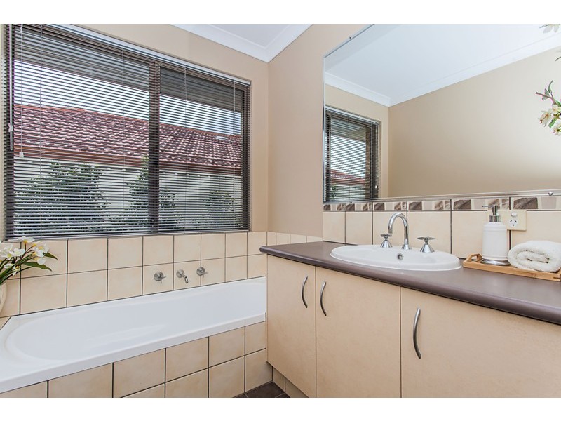 22 Arrowwood Loop, Secret Harbour WA 6173