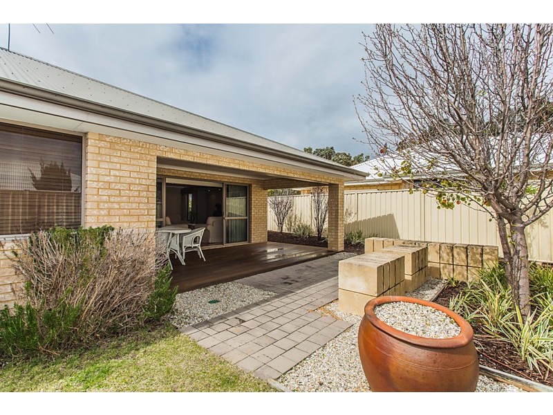 22 Arrowwood Loop, Secret Harbour WA 6173