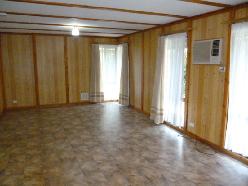 25 Wooleen Street, Golden Bay WA 6174