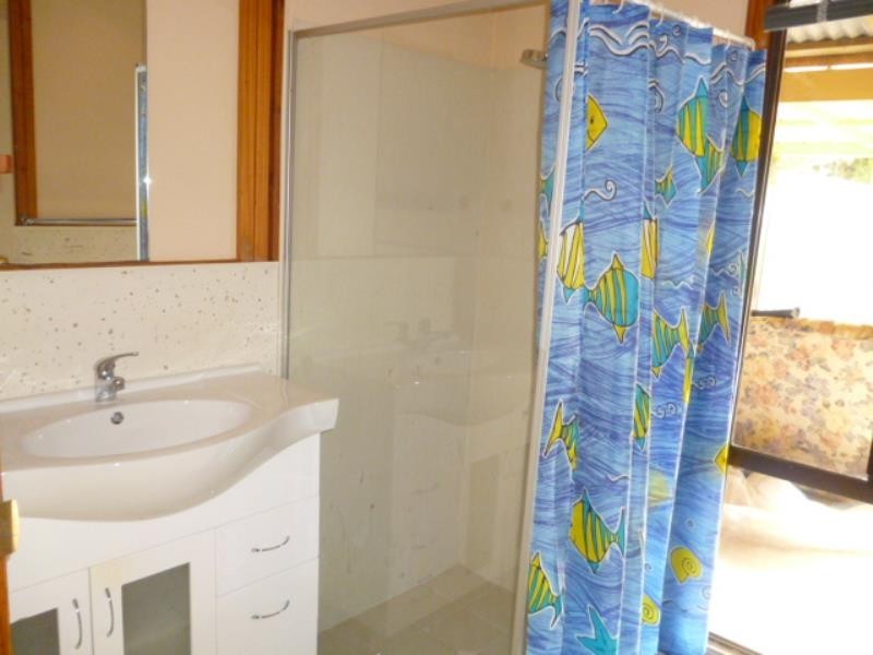 25 Wooleen Street, Golden Bay WA 6174