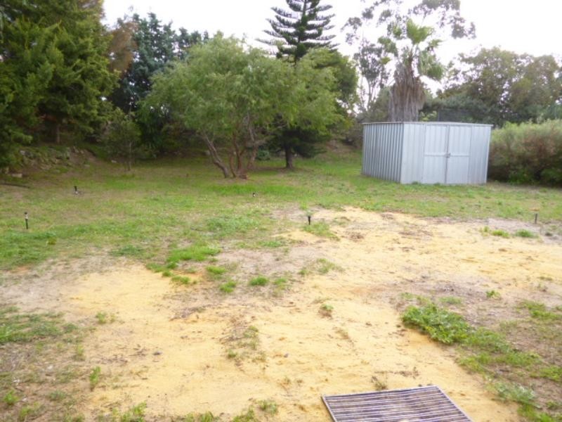 25 Wooleen Street, Golden Bay WA 6174