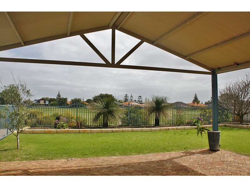 19 Porto Santo Green, Secret Harbour WA 6173