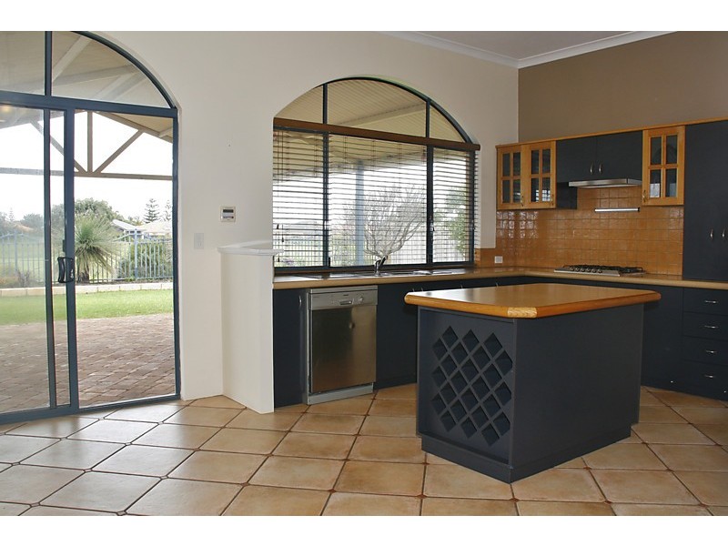 19 Porto Santo Green, Secret Harbour WA 6173