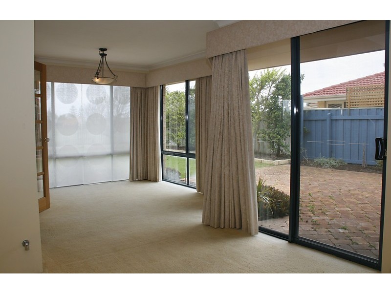 19 Porto Santo Green, Secret Harbour WA 6173