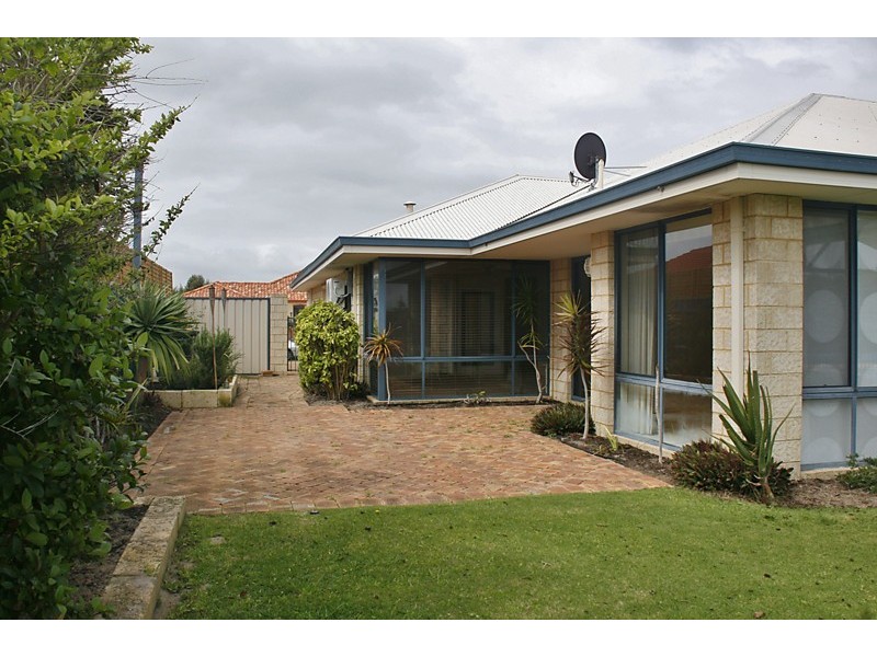 19 Porto Santo Green, Secret Harbour WA 6173