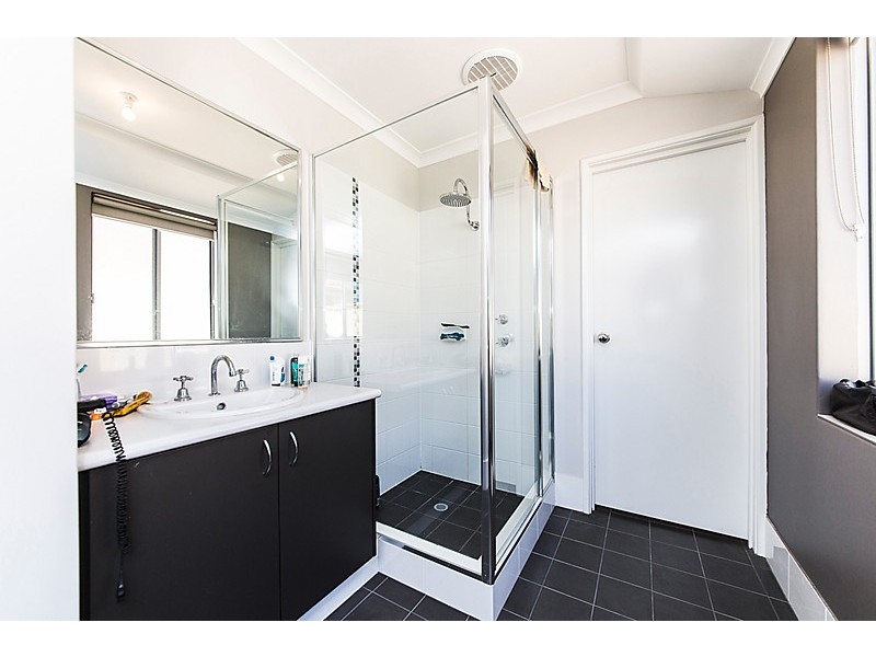 102 Sheffield Road, Wattle Grove WA 6107