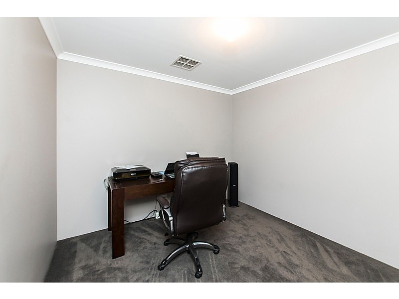 102 Sheffield Road, Wattle Grove WA 6107