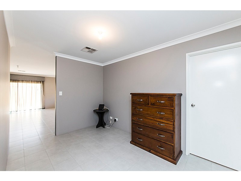 102 Sheffield Road, Wattle Grove WA 6107