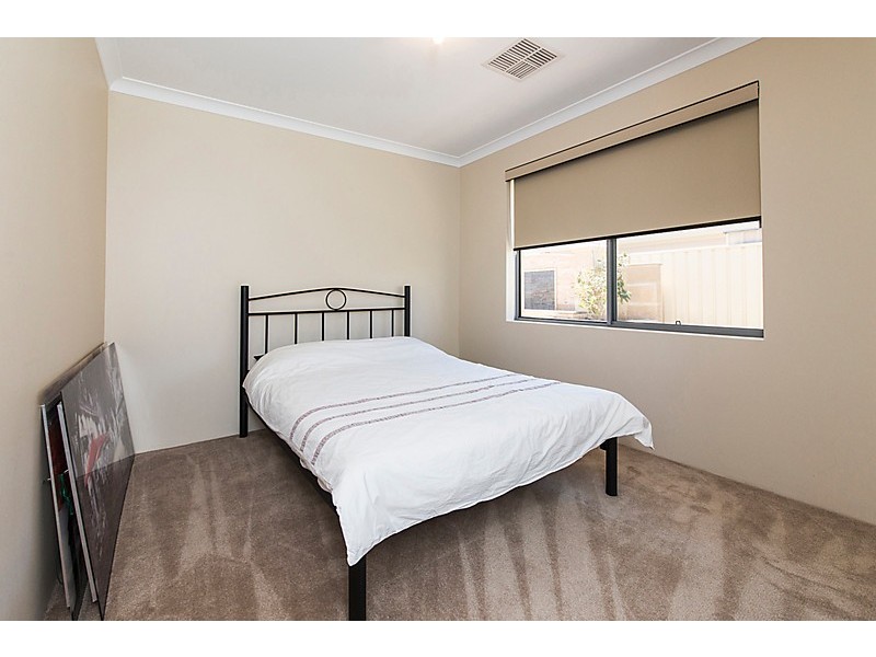 102 Sheffield Road, Wattle Grove WA 6107