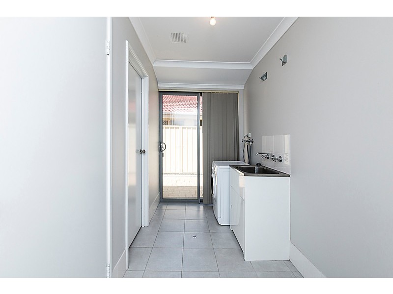 102 Sheffield Road, Wattle Grove WA 6107