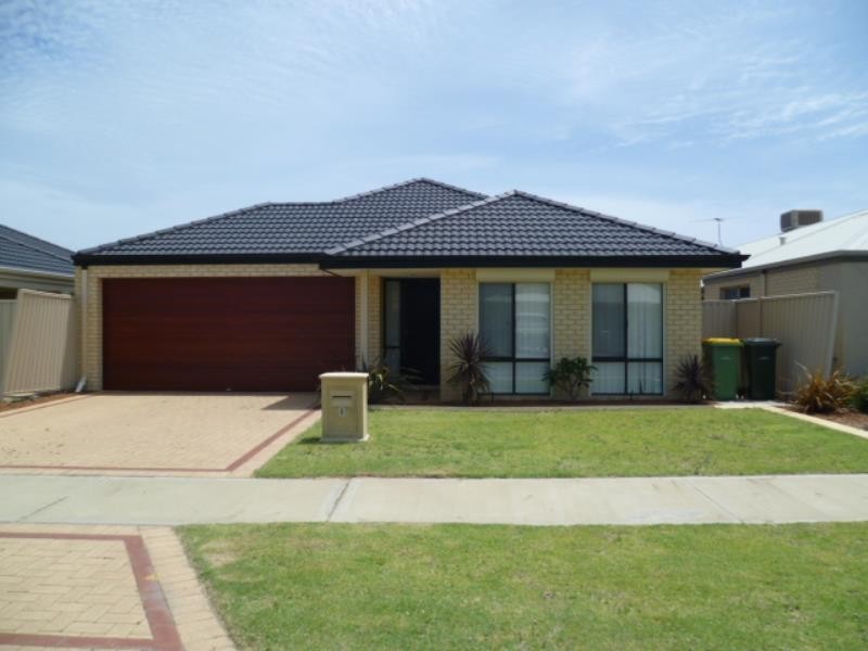 8 Lavinia Crescent, Secret Harbour WA 6173