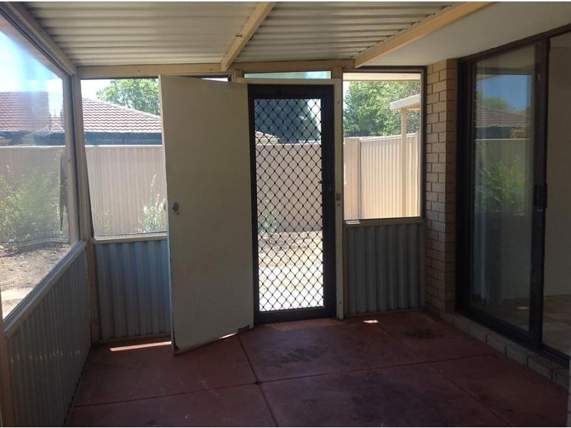 2 Sun Place, Greenfields WA 6210