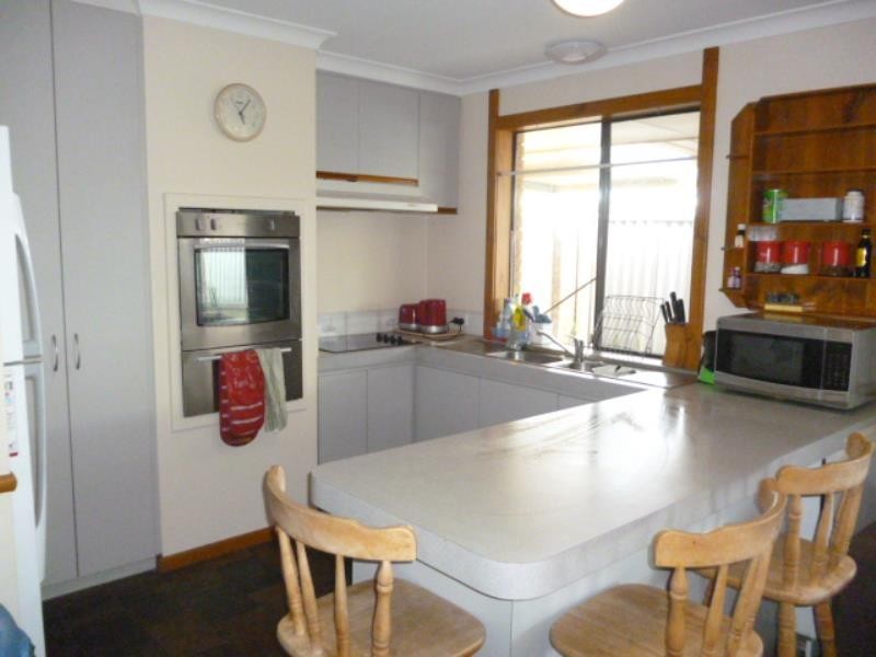 28 St Andrews Loop, Cooloongup WA 6168