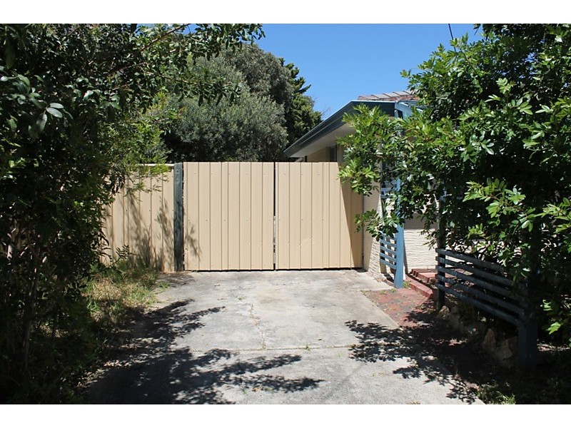 72 Crystaluna Drive, Golden Bay WA 6174