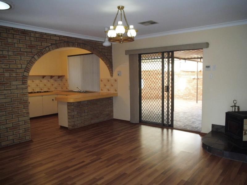 6 Portsmouth Place, Waikiki WA 6169