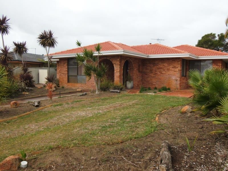 6 Portsmouth Place, Waikiki WA 6169