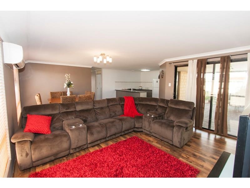 28 Murrin Loop, Lakelands WA 6180