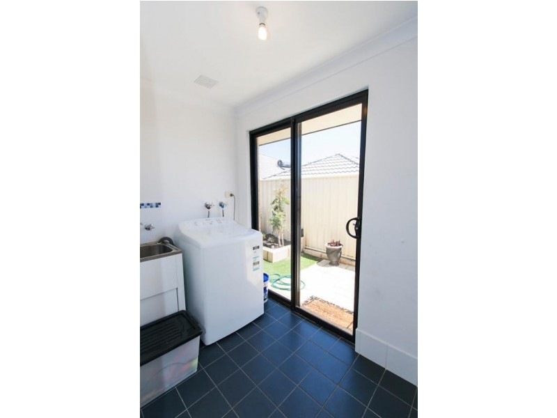 28 Murrin Loop, Lakelands WA 6180