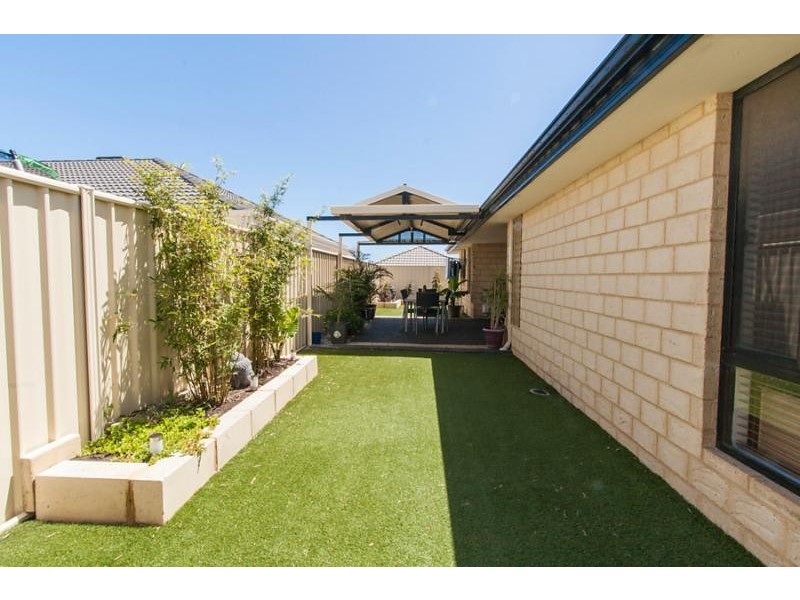 28 Murrin Loop, Lakelands WA 6180