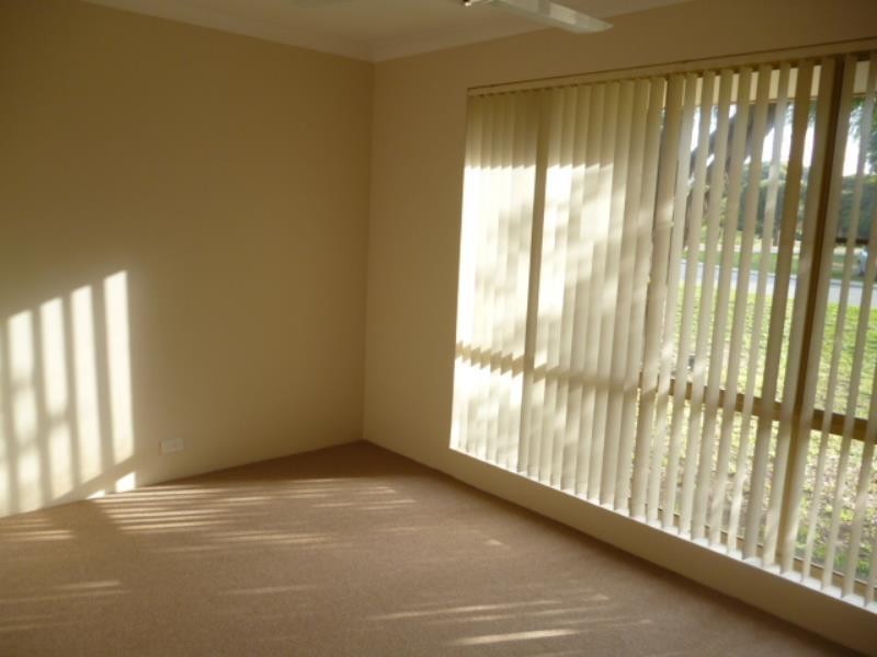 2 Ellendale Street, Golden Bay WA 6174