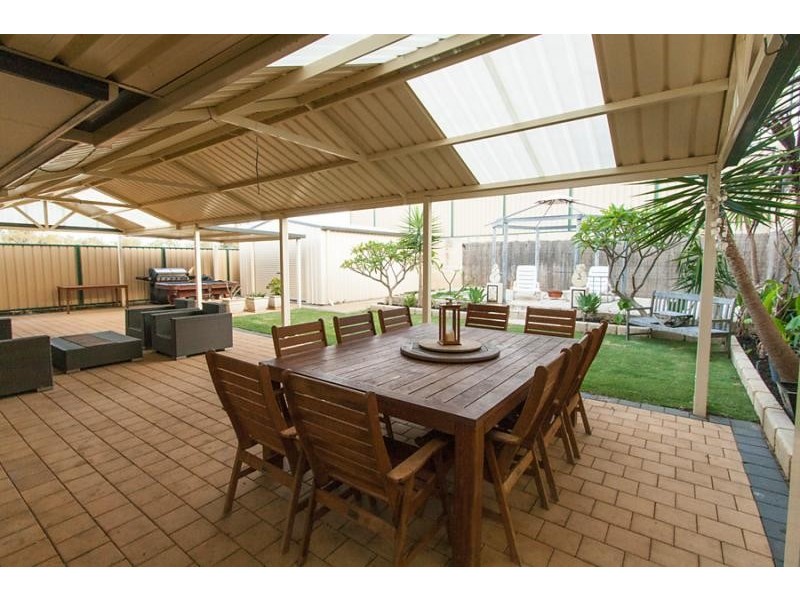 9 Pepperell Crescent, Leda WA 6170