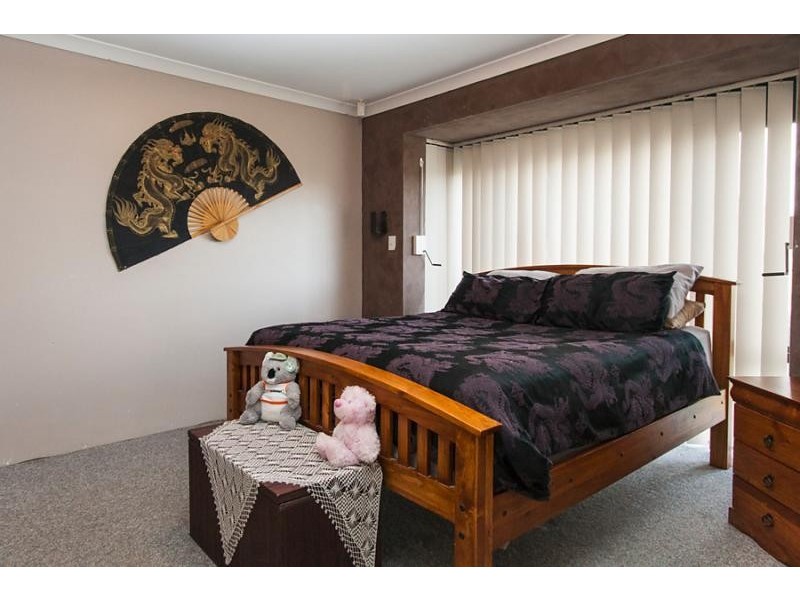 9 Pepperell Crescent, Leda WA 6170