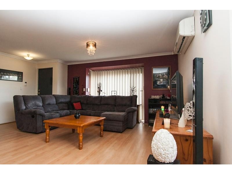 9 Pepperell Crescent, Leda WA 6170