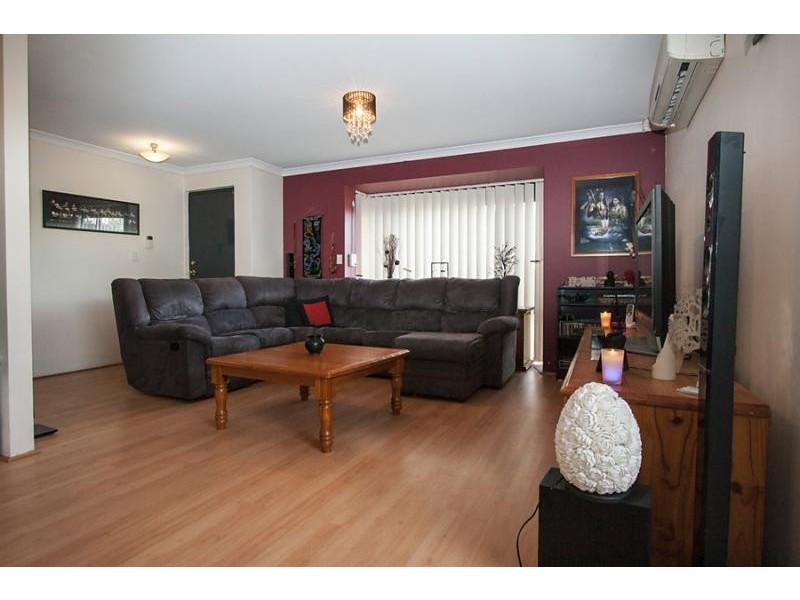 9 Pepperell Crescent, Leda WA 6170