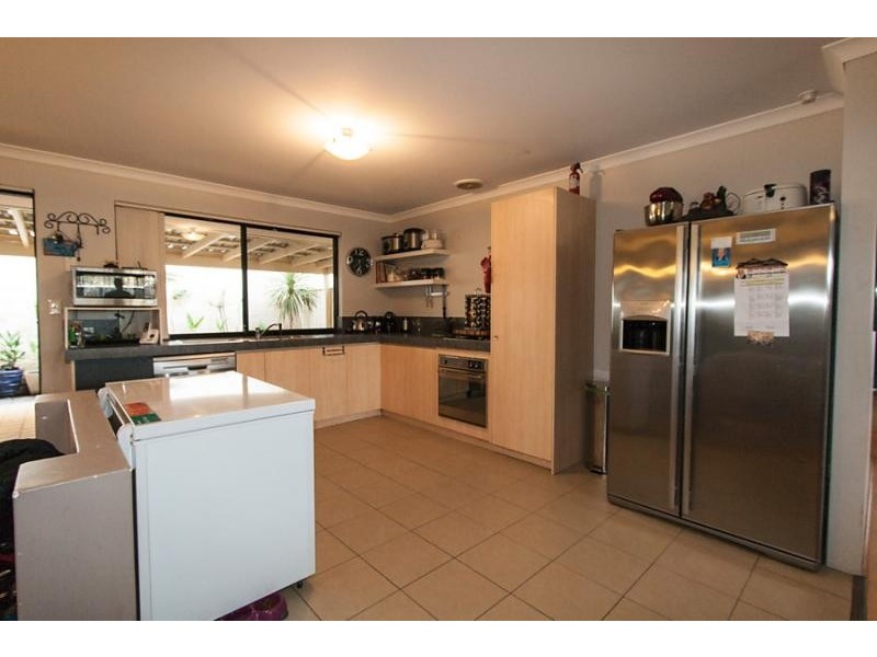 9 Pepperell Crescent, Leda WA 6170